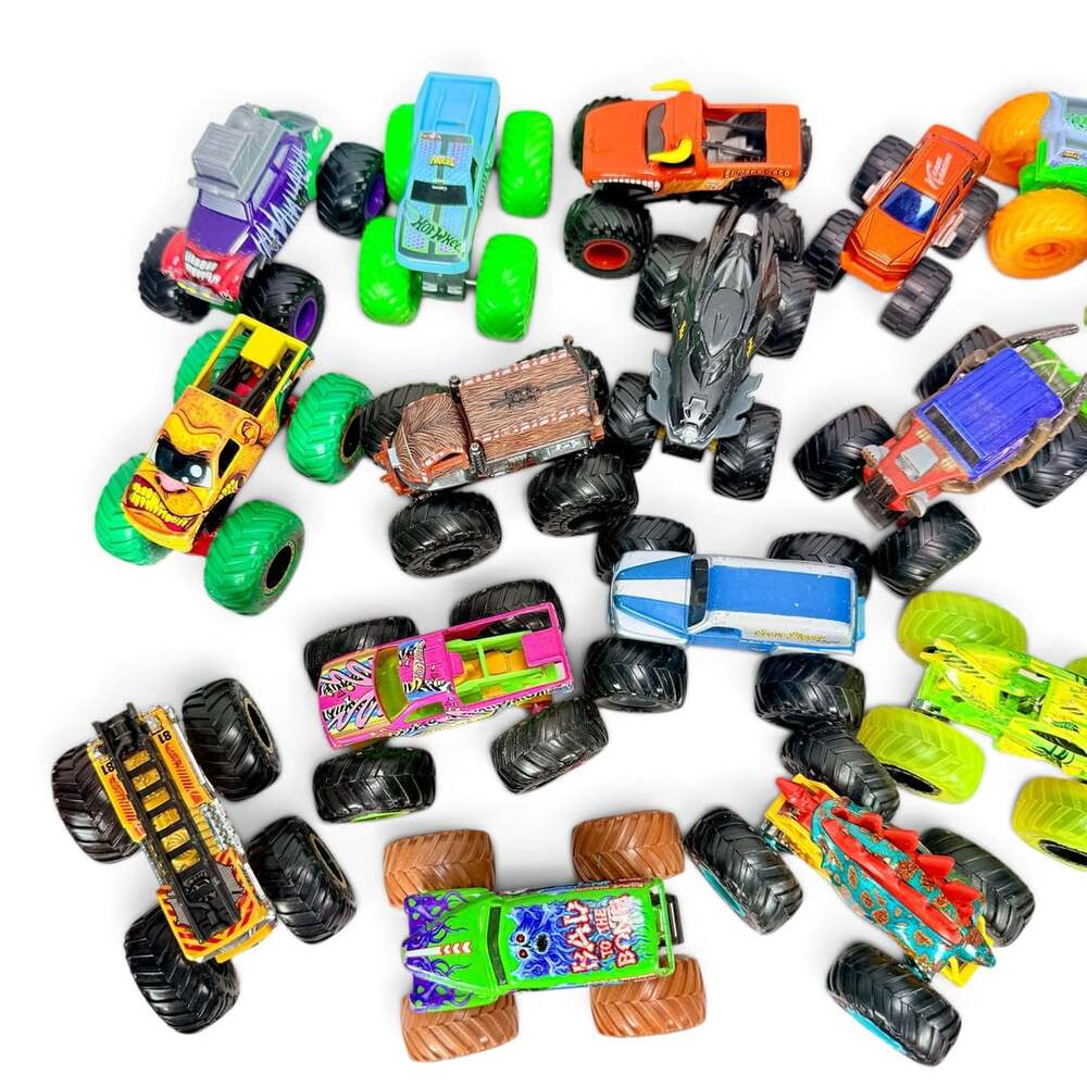 Monster Truck Vehicle Lot of 18 Assorted Trucks - Picture 6 of 10